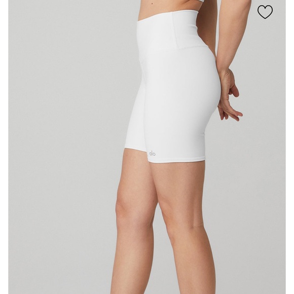 Alo Biker Shorts - Picture 3 of 4